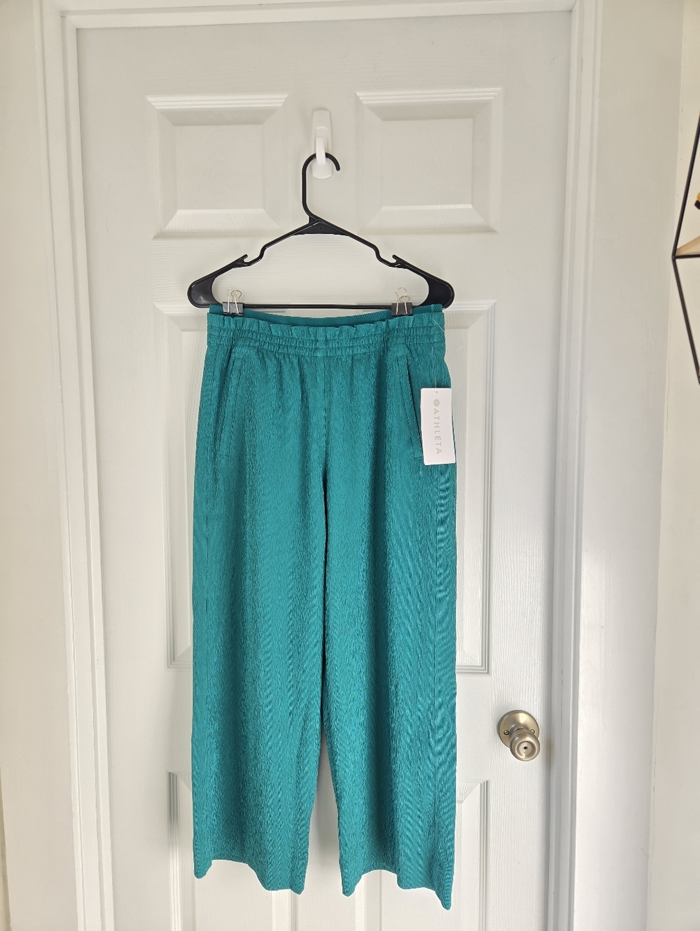 NWT Athleta Echo Wide Crop Teal Green Pants Size 6